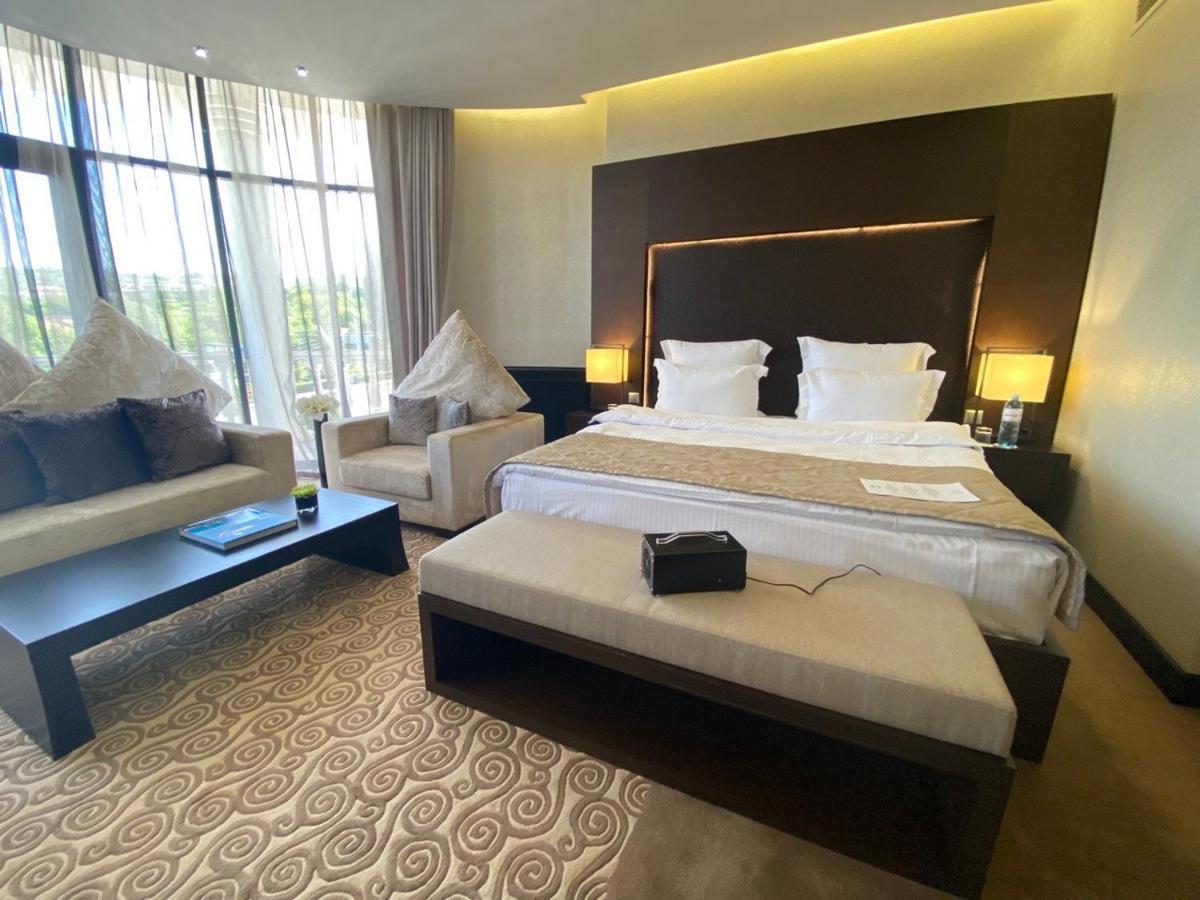 Donatello Boutique Hotel Almaty Luaran gambar