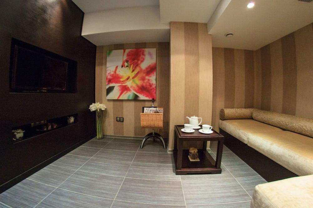 Donatello Boutique Hotel Almaty Luaran gambar