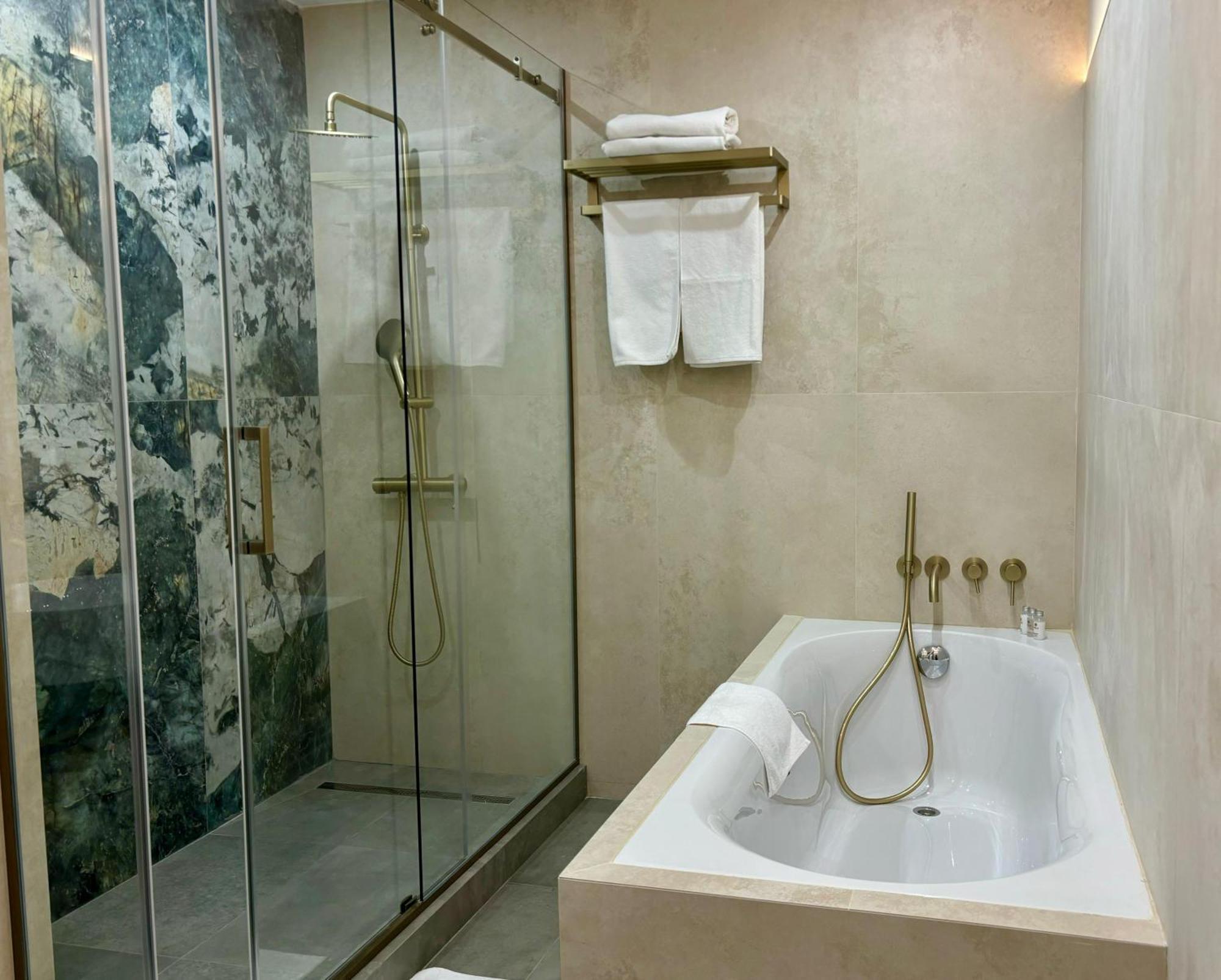 Donatello Boutique Hotel Almaty Luaran gambar