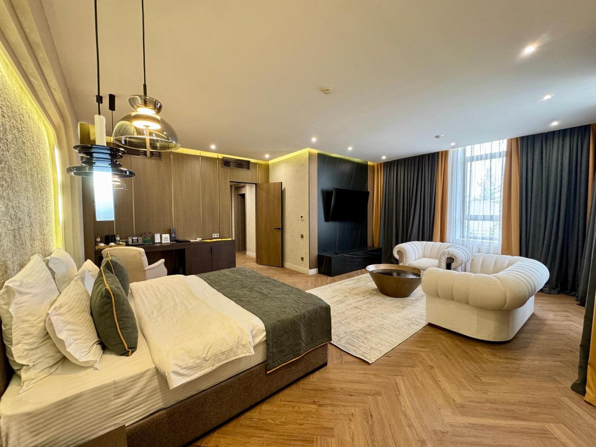 Donatello Boutique Hotel Almaty Luaran gambar